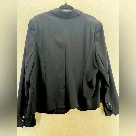 Lane Bryant Blazer, black, Buisness Casual, button front, pockets, work wear - Picture 3 of 8